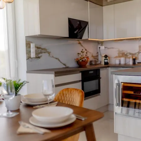 Lellemarine Apartament *