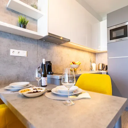 Apartament Lellemarine *